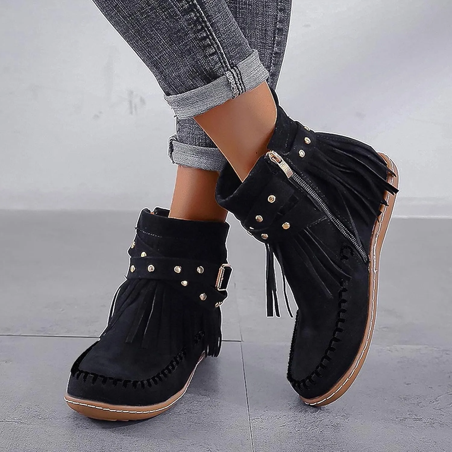 Boho Boots for Women Casual Fringe Suede Wide Round Toe Ankle Boots Tassel Vintage Short Booties Side Zip Flat Fall Winter Boots Non Slip Mid Calf Boots