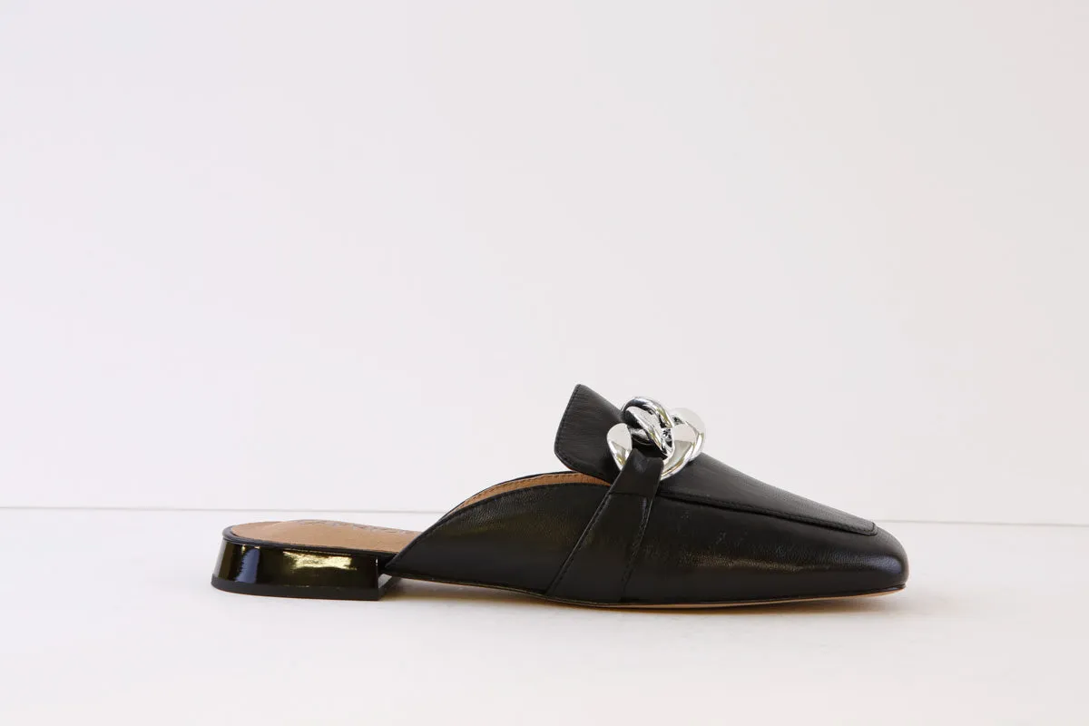 CAPRICE - 27104-040 FLAT MULE WITH CHAIN DETAIL - BLACK