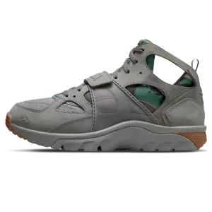 Corteiz x Nike Air Trainer Huarache 'Flat Pewter'