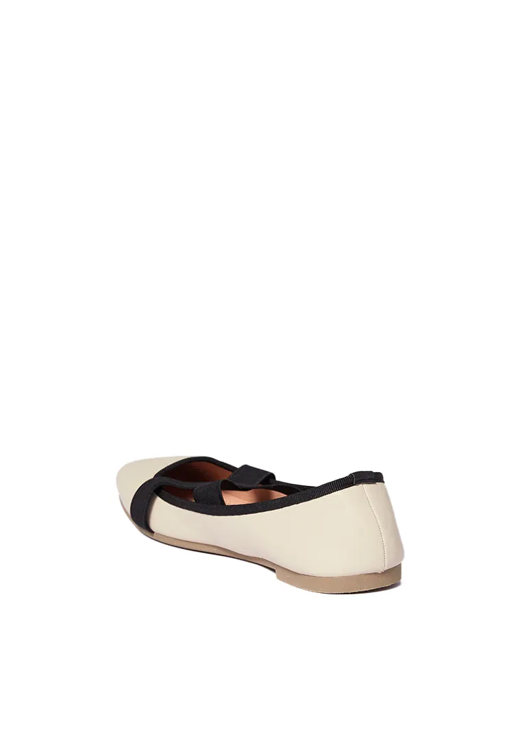 Cream Flat Shoes with Black Strap
