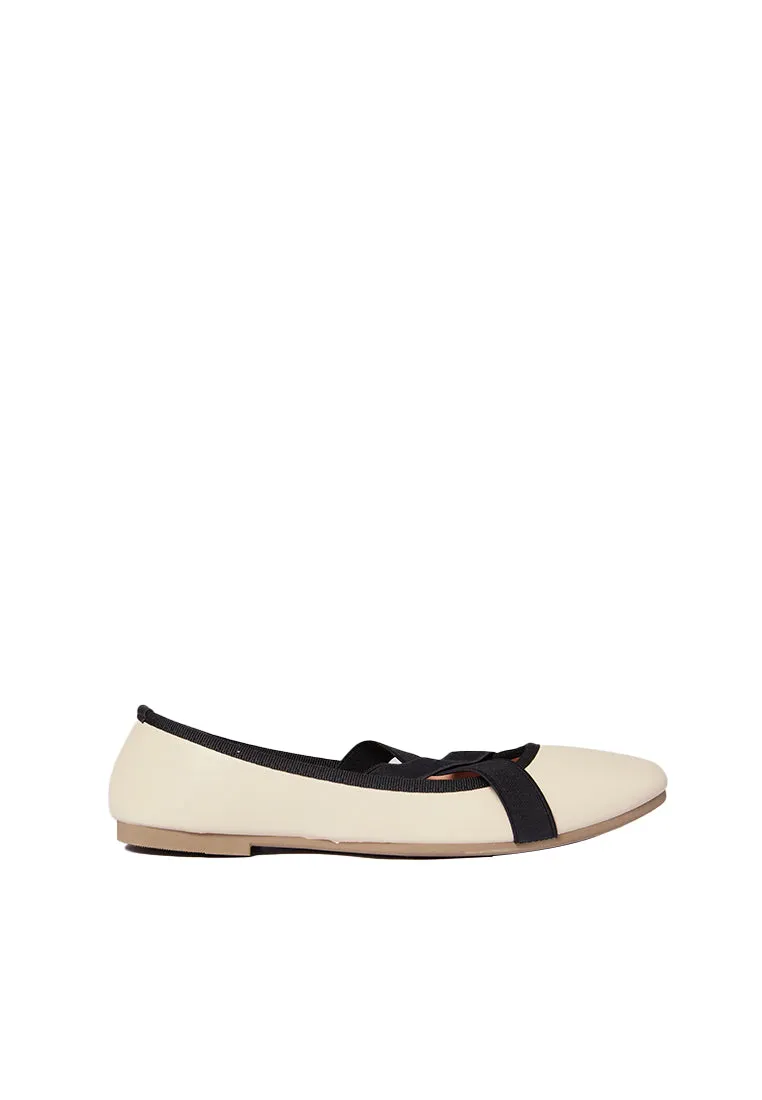 Cream Flat Shoes with Black Strap
