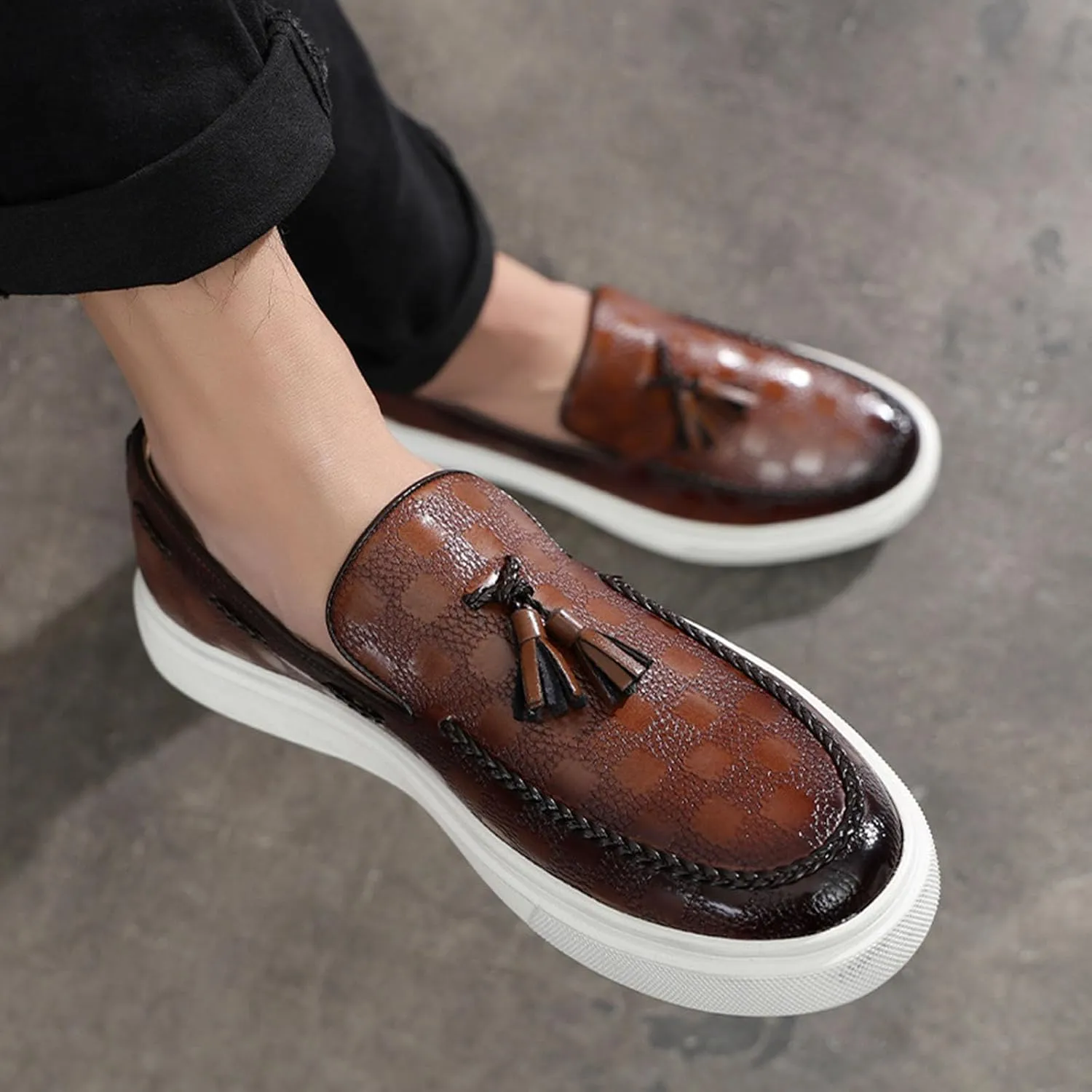 Men's Classic Business Plaid Pattern Leather Tasseled Loafers Comfortable Round Toe Non-Slip Flat Walking Shoes