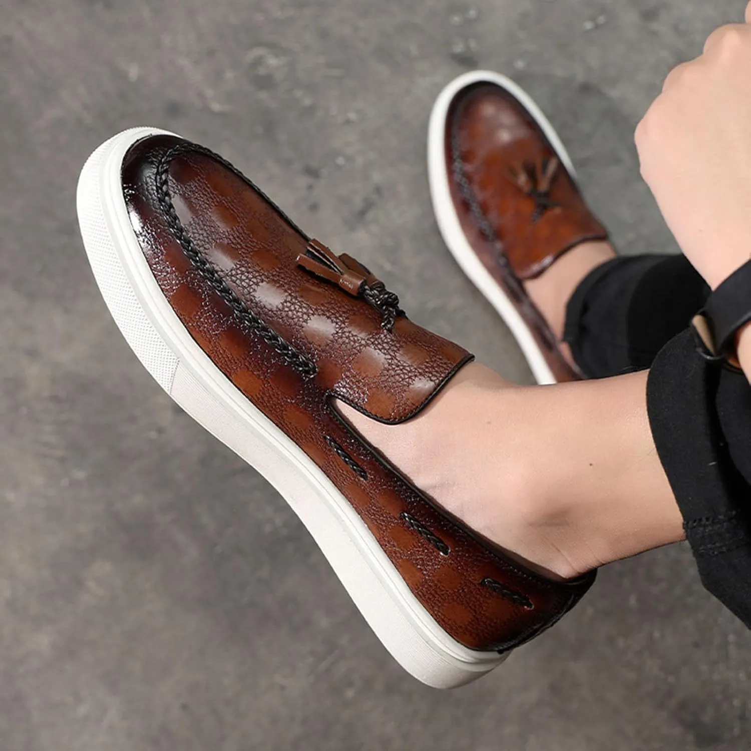Men's Classic Business Plaid Pattern Leather Tasseled Loafers Comfortable Round Toe Non-Slip Flat Walking Shoes