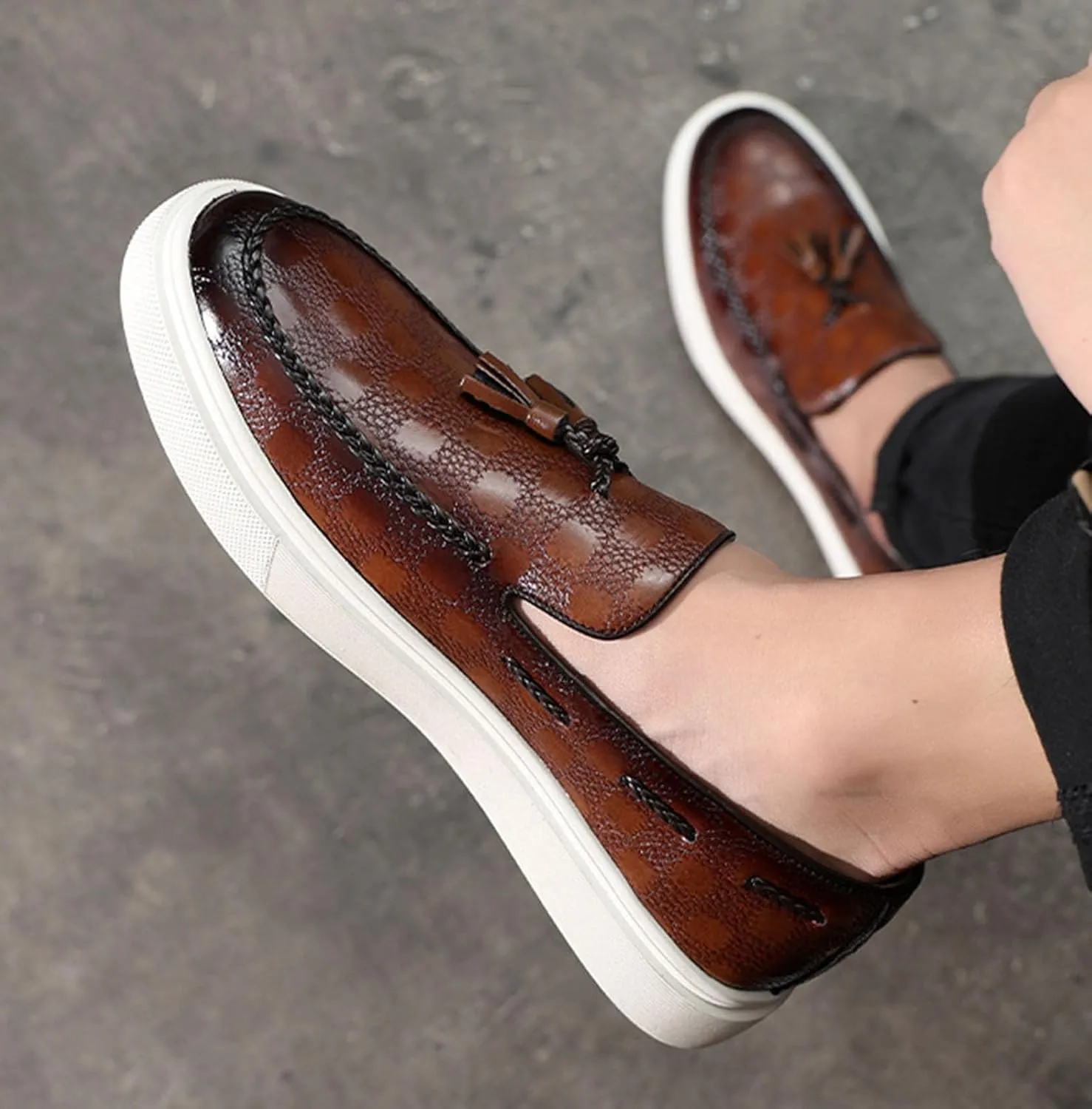 Men's Classic Business Plaid Pattern Leather Tasseled Loafers Comfortable Round Toe Non-Slip Flat Walking Shoes