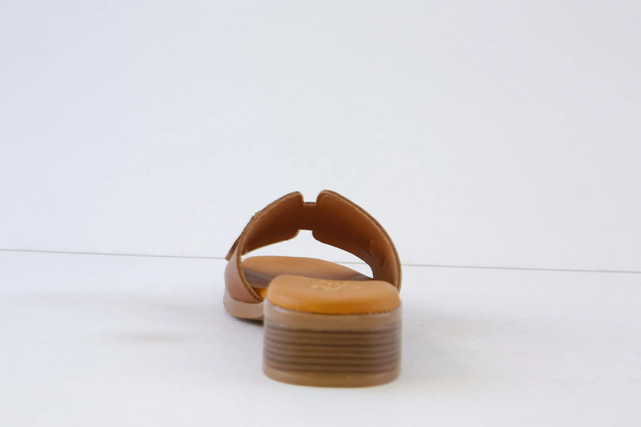 OH MY SANDALS - 5605 LOW HEEL MULE - TAN