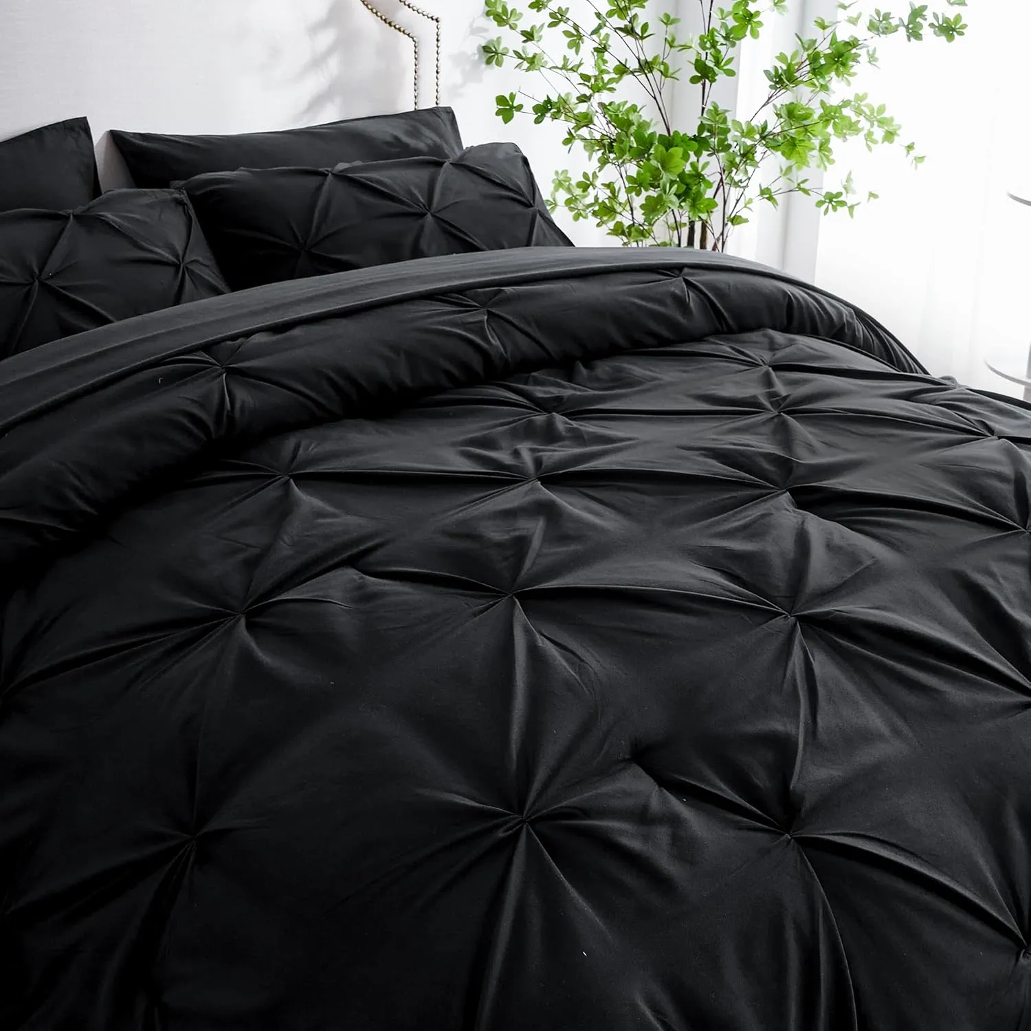 Ubauba 7pc Black Queen Comforter Set with Sheets, 7 Piece Pintuck Bed in a Bag, Queen Size Bed Set for All Seasons, Pinched Pleat Bedding Sets (Black,Queen)
