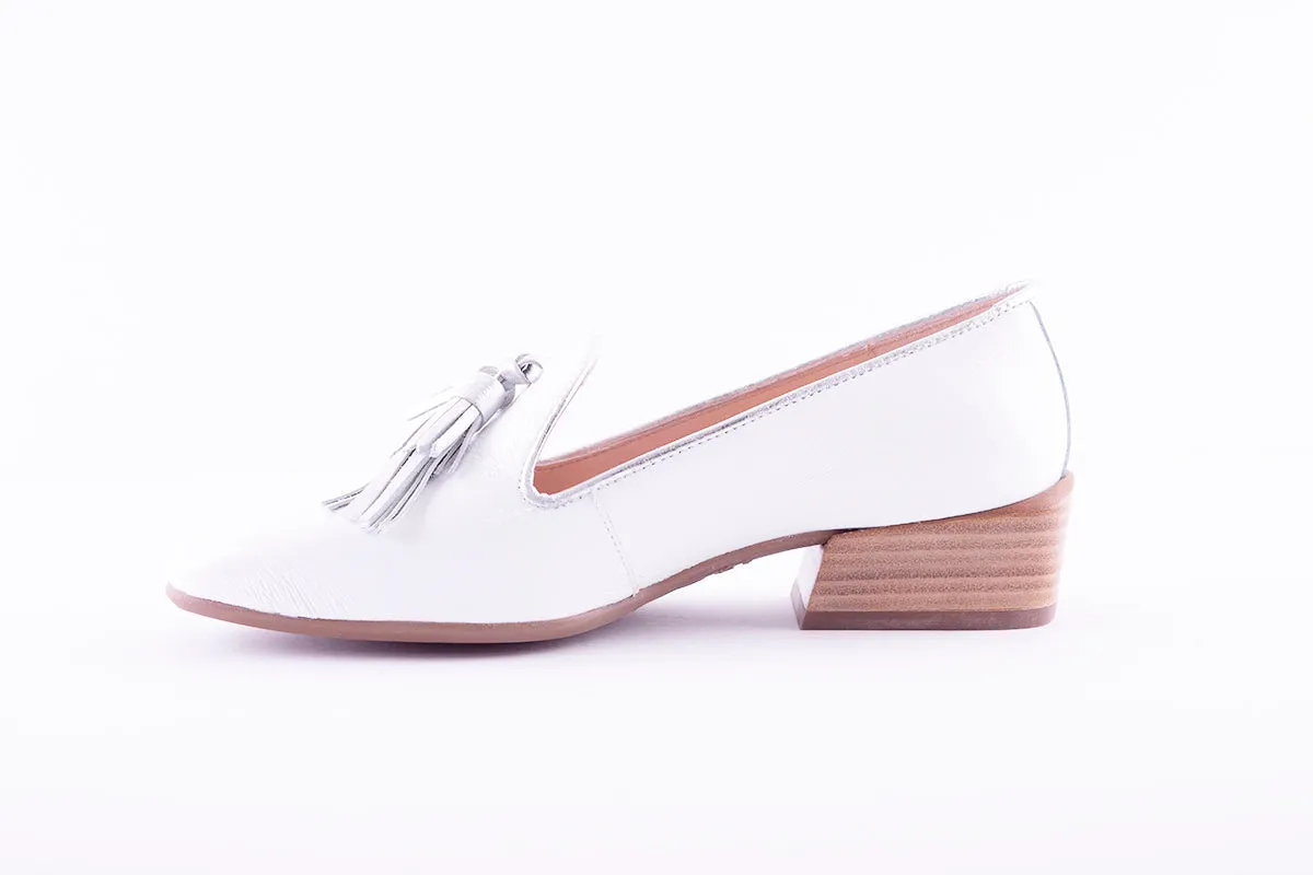 WONDERS - C-6311 LOW HEEL LOAFER - WHITE PATENT
