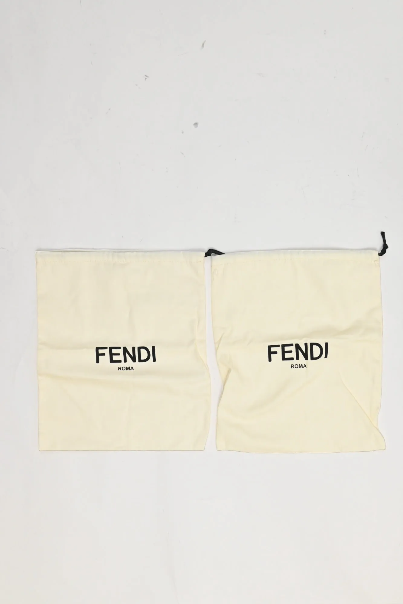 [WS6958] Fendi | Flat sandals