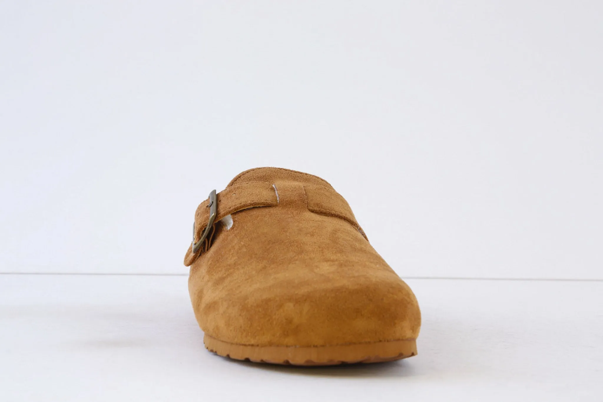 XTI - 143240 FLAT FUR-LINED TOE-IN MULE - TAN SUEDE