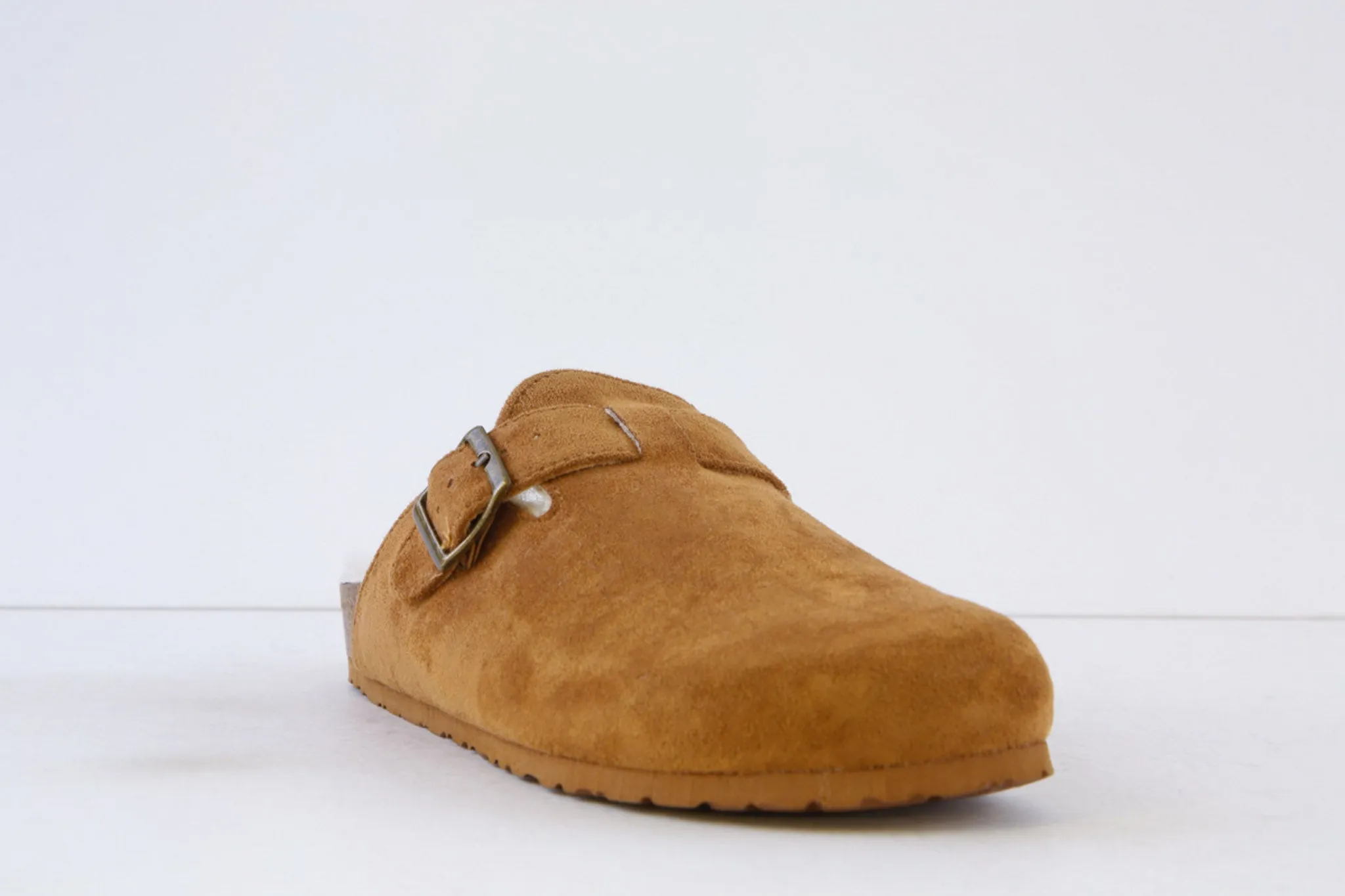 XTI - 143240 FLAT FUR-LINED TOE-IN MULE - TAN SUEDE